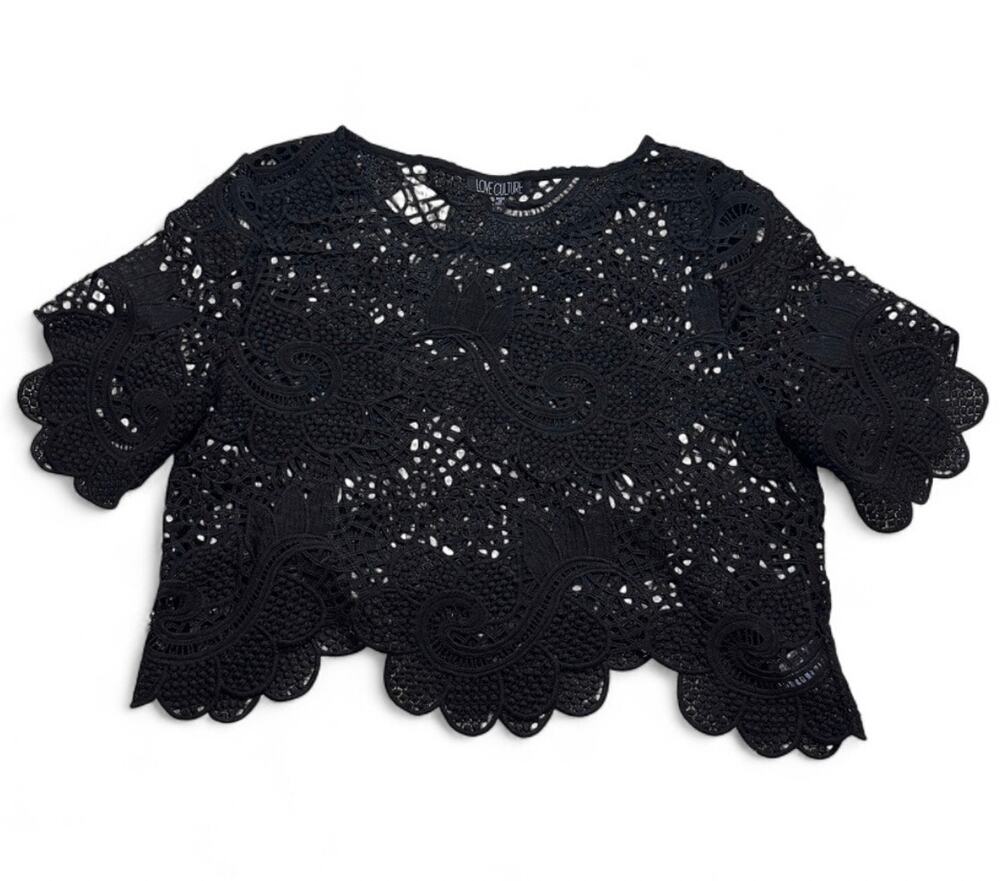 Women’s Love Culture Black Lace Crop Top size Medium